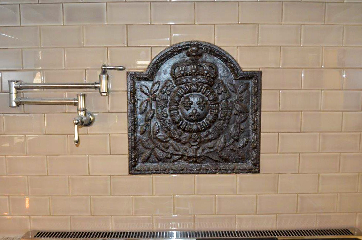 Fireback as backsplash in Whitney